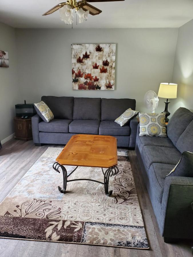 Michaels Bay Getaway On Manitoulin Island Holiday home *
