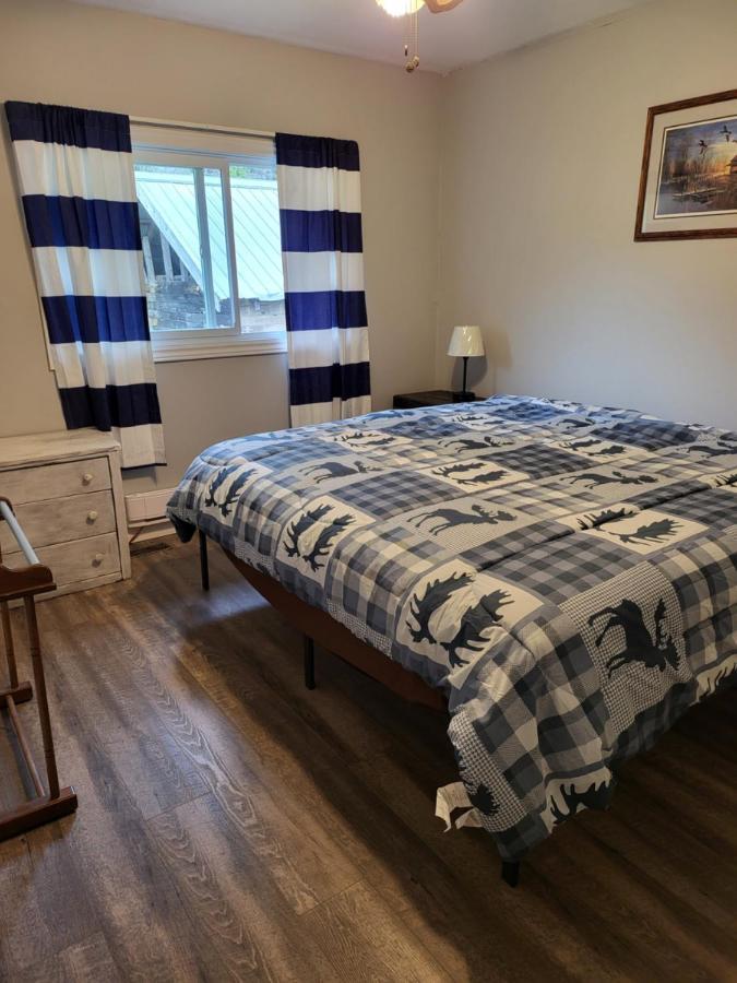 Michaels Bay Getaway On Manitoulin Island Holiday home *